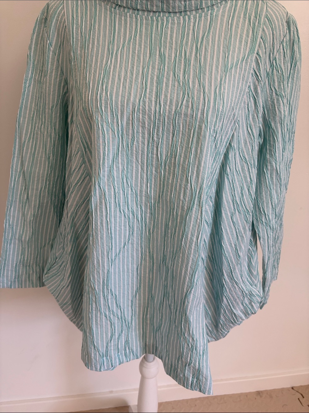 Lisa Bayne Light Blue Striped Funnel Neck Women’s Top Medium - Picture 4 of 7